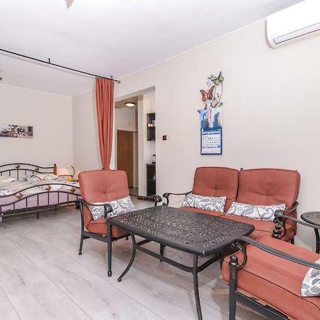 Visit Sofia | Macedonia Square Central Apartment Ngoại thất bức ảnh