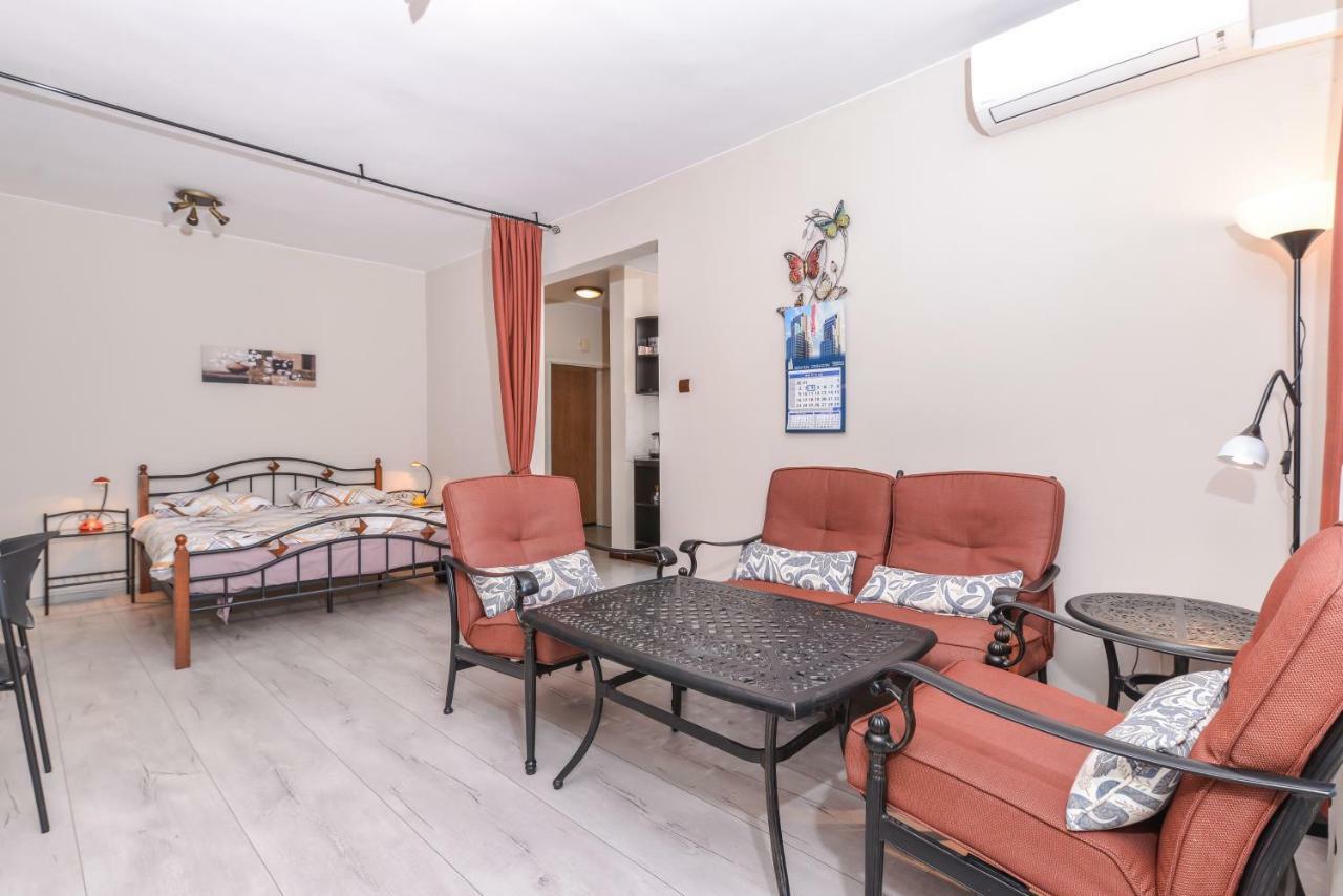 Visit Sofia | Macedonia Square Central Apartment Ngoại thất bức ảnh